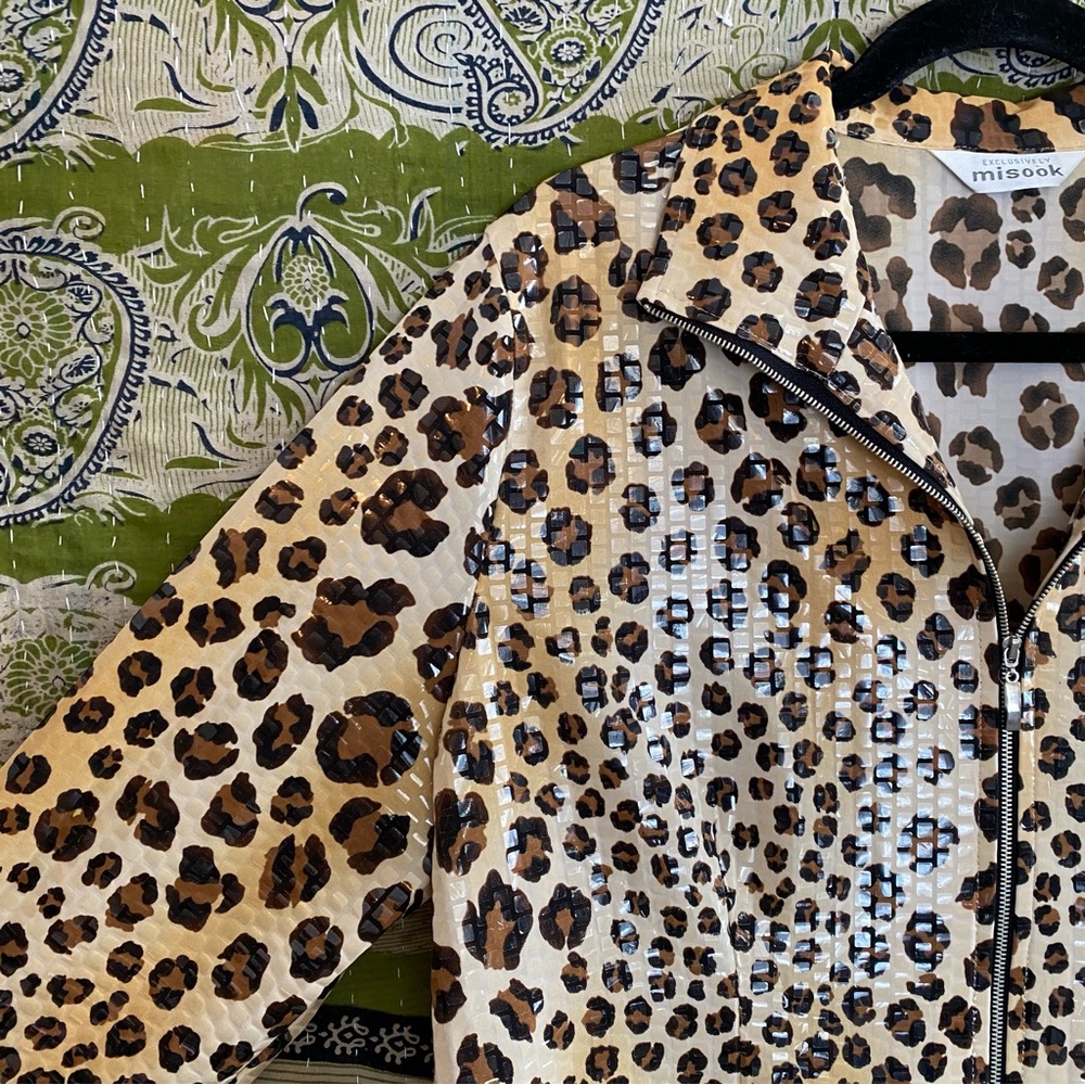 Exclusively Misook Brown/ Black Leopard Print Pai… - image 7